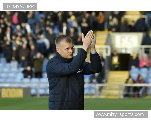 小乔丹季前赛无球队签约训练之余担任孩子私人司机的生活分享