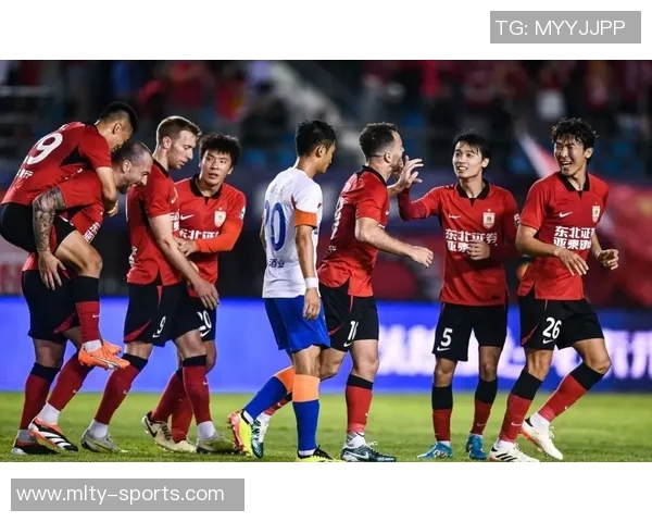 最后时刻U22国足角球争议鲍世蒙拔角旗杆遭黄牌处罚后幽默插回